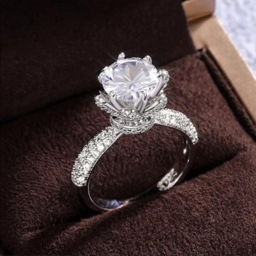 NEW 925 STERLING SILVER FLOWERED DIAMOND RING, CUTE RING, SHINY RING. - Picture 3 of 5